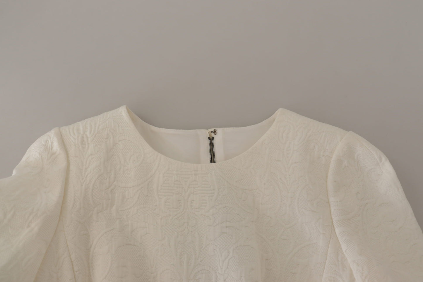 Exquisito vestido midi de jacquard en blanco