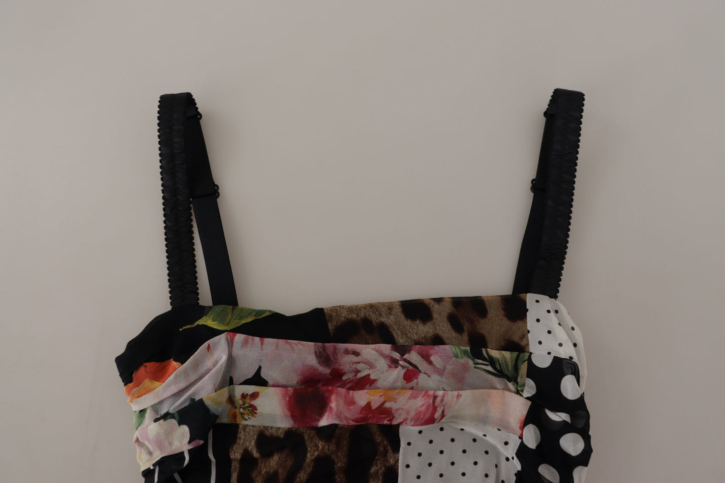Elegante vestido midi de mezcla de seda con patchwork