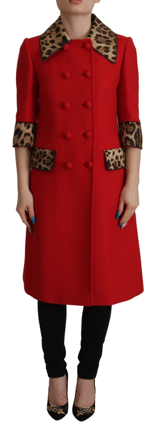 Elegante gabardina de leopardo rojo