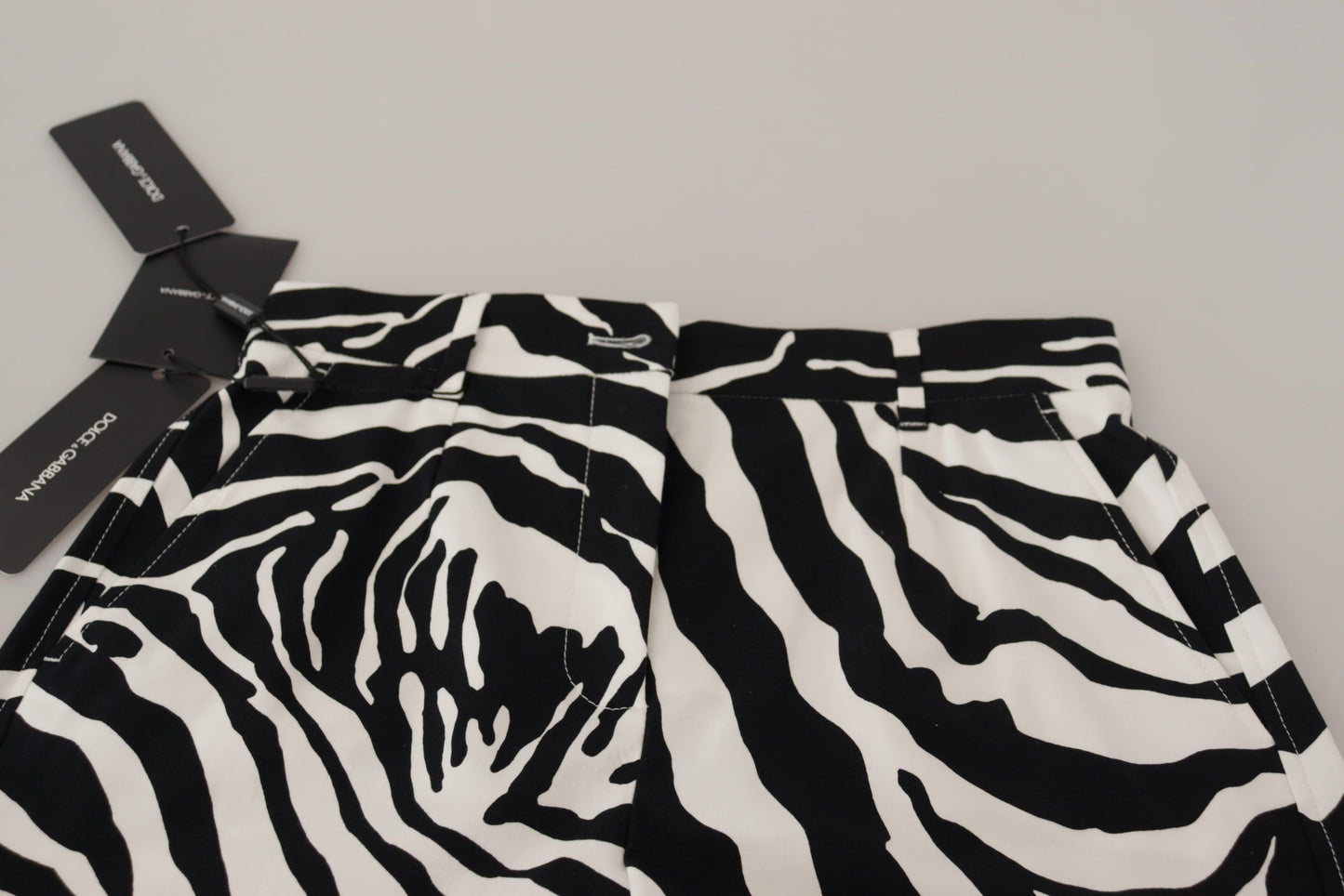 Pantalones cortos de cintura media con estampado de cebra