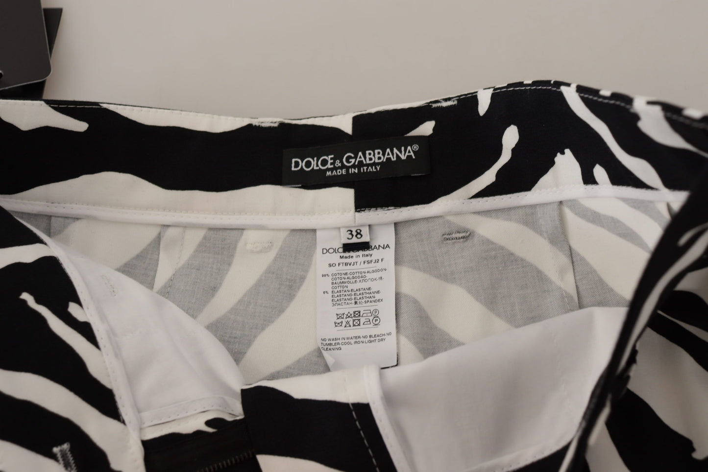 Pantalones cortos de cintura media con estampado de cebra