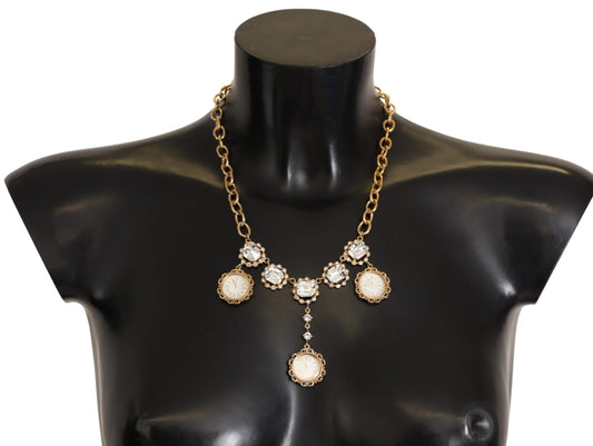 Collar elegante y atemporal