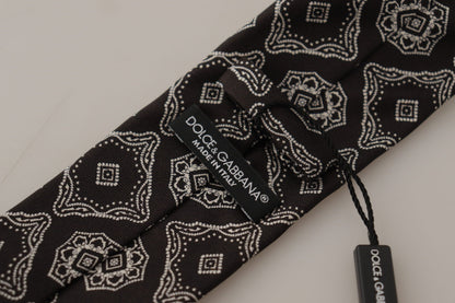 Elegante pajarita geométrica de seda