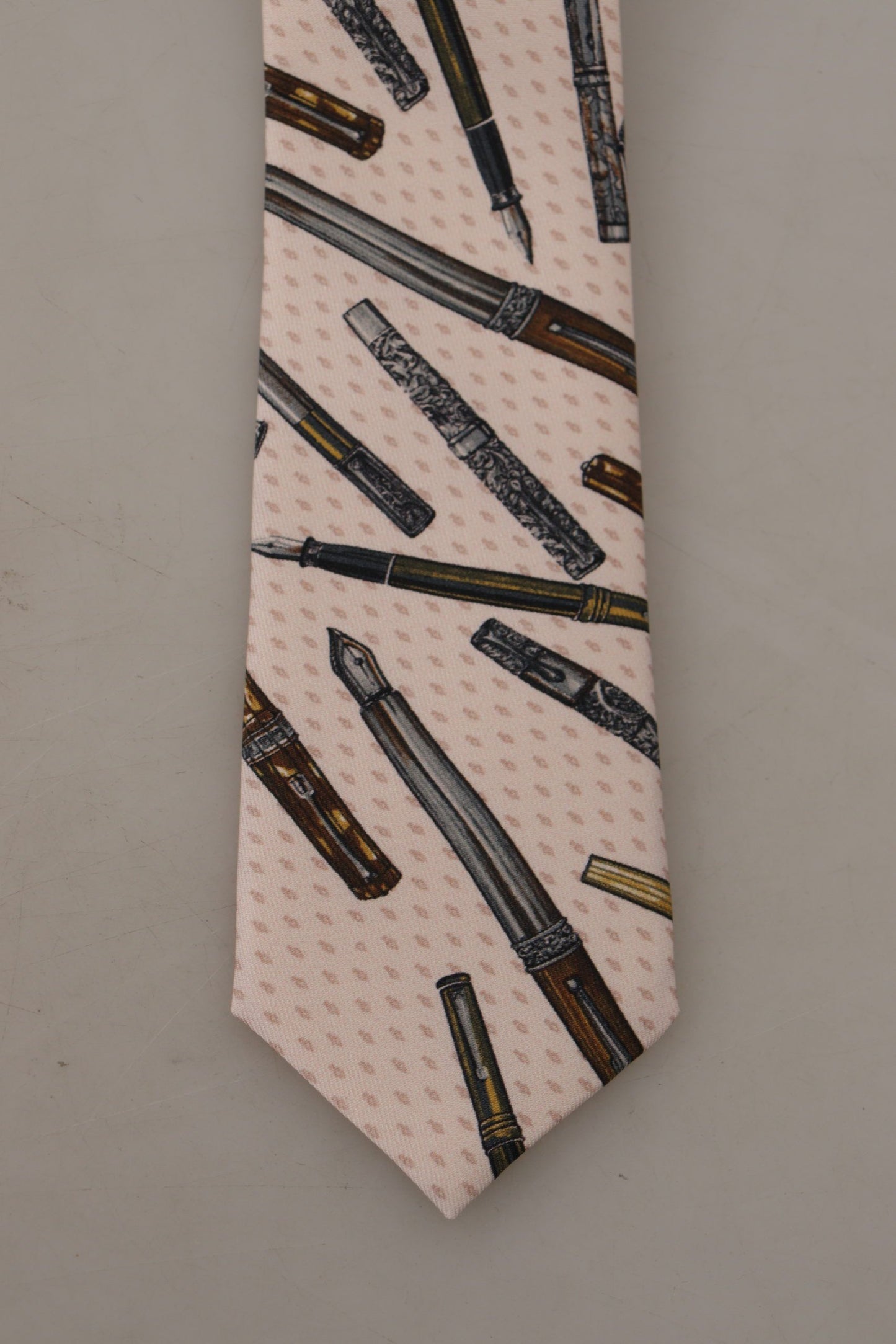 Elegante pajarita de seda para veladas tranquilas