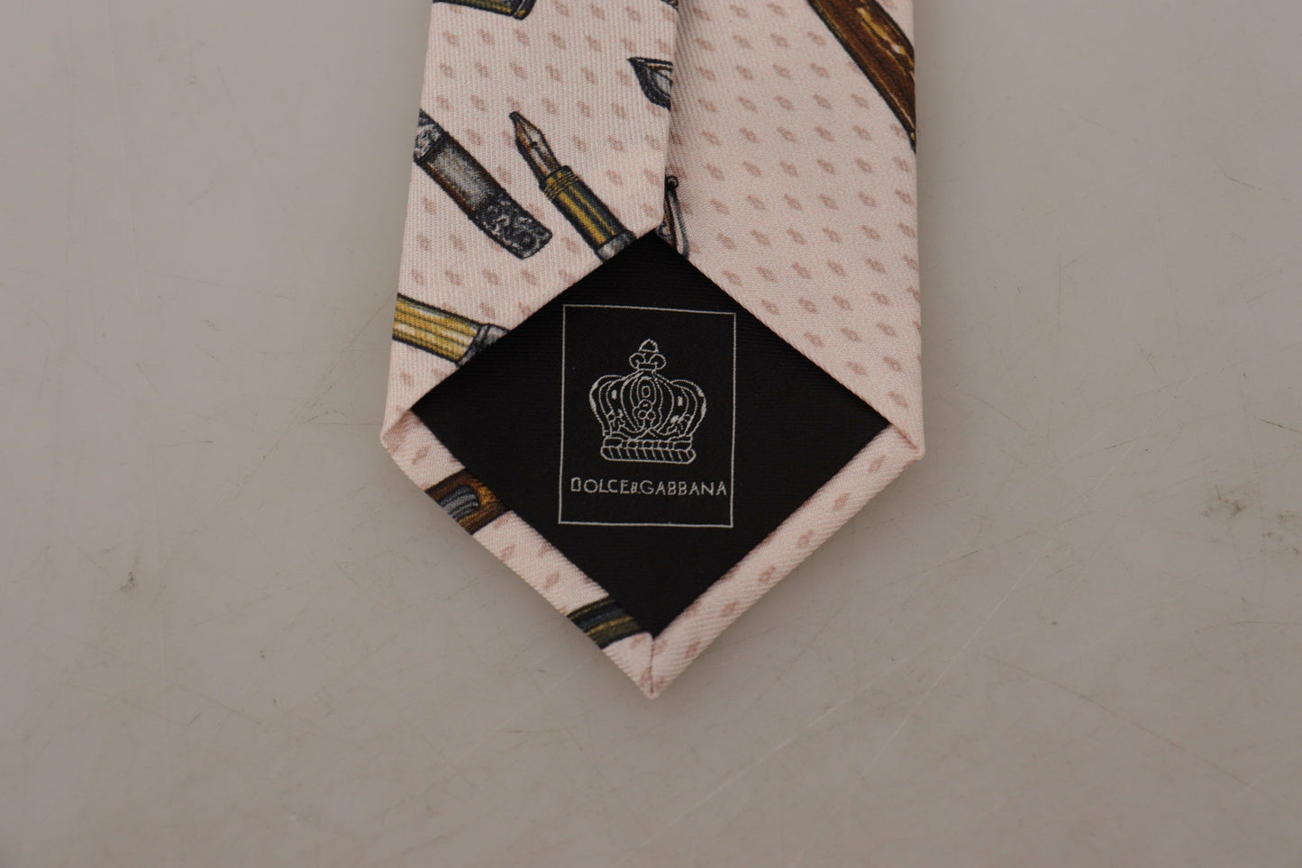 Elegante pajarita de seda para veladas tranquilas