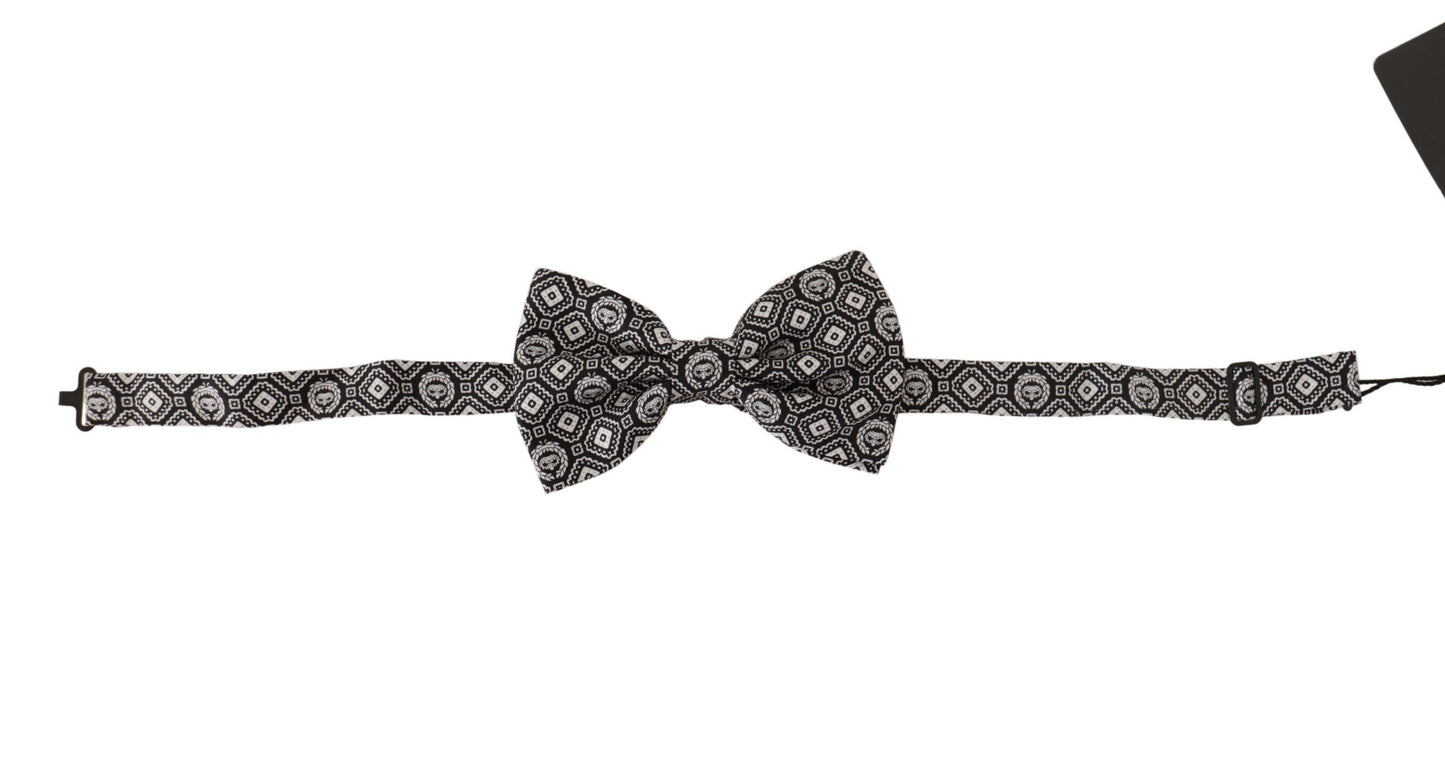 Elegante pajarita de seda negra