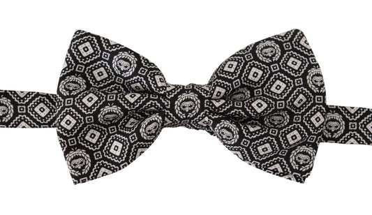 Elegante pajarita de seda negra