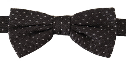 Elegante pajarita de seda con lunares