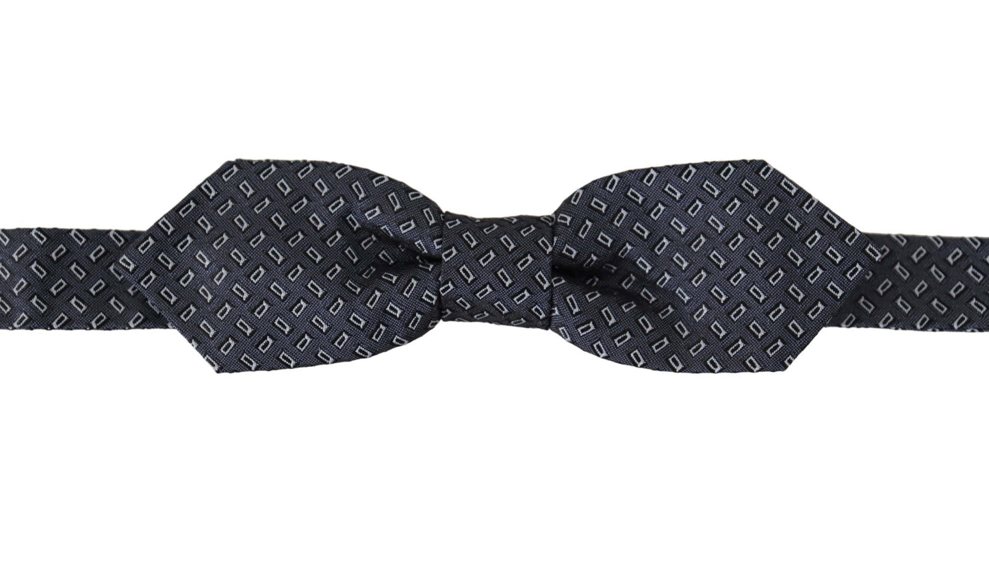 Elegante pajarita de seda con lunares