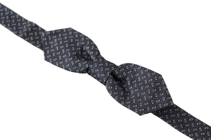 Elegante pajarita de seda con lunares