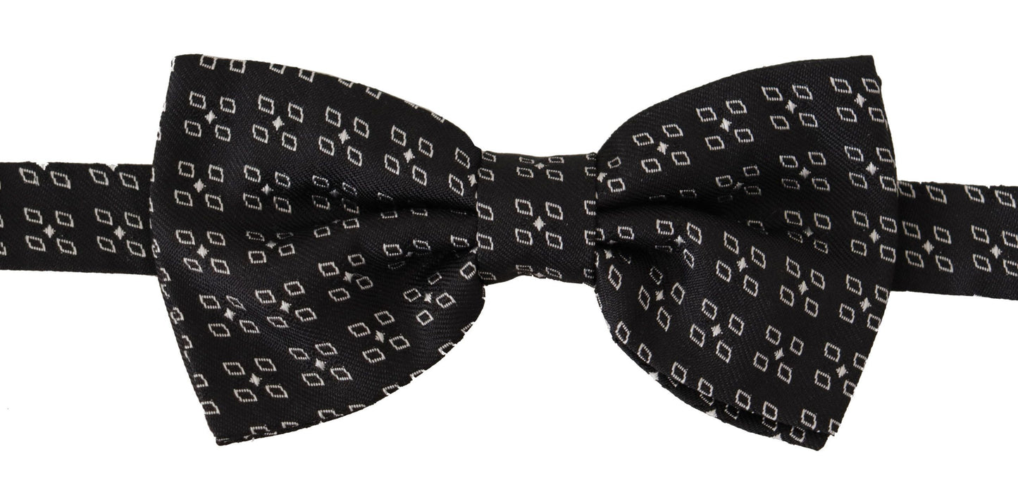 Elegante pajarita de seda con lunares