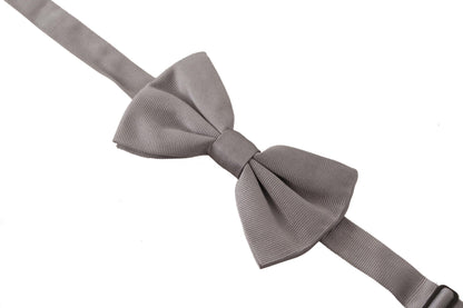 Elegante pajarita de seda gris