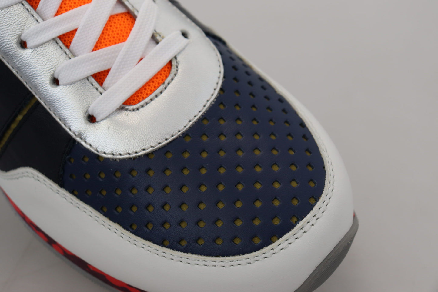 Elegantes zapatillas bajas multicolor