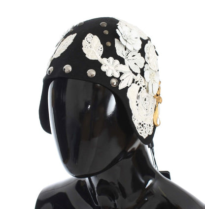Elegante sombrero cloche de lana con estampado floral negro