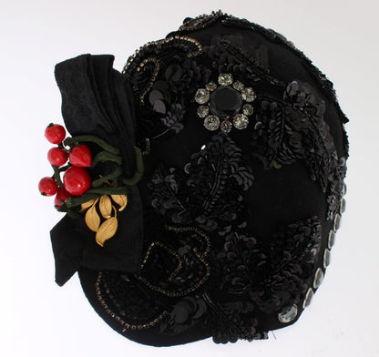 Elegante sombrero cloche negro adornado con cristales