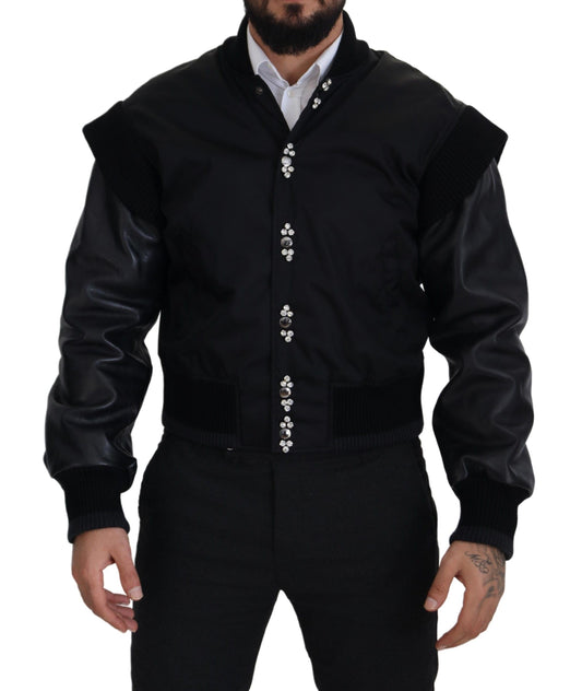 Elegante chaqueta bomber negra adornada con cristales