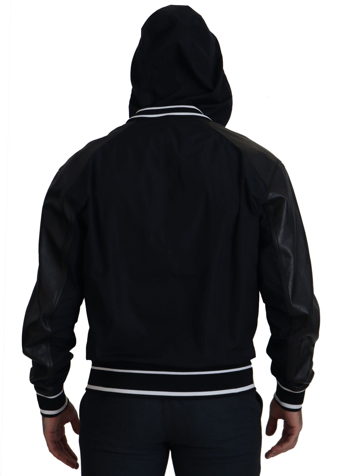 Elegante chaqueta bomber negra