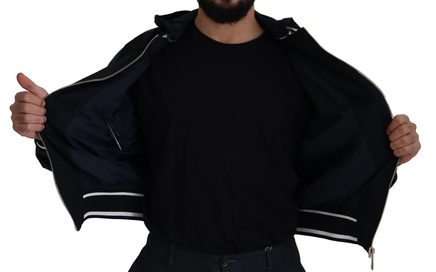 Elegante chaqueta bomber negra