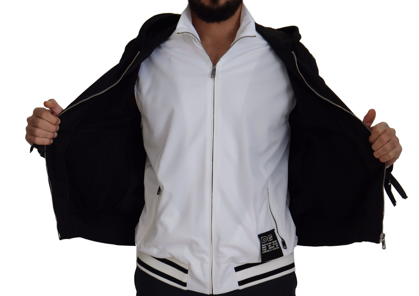 Elegante chaqueta bomber negra con capucha
