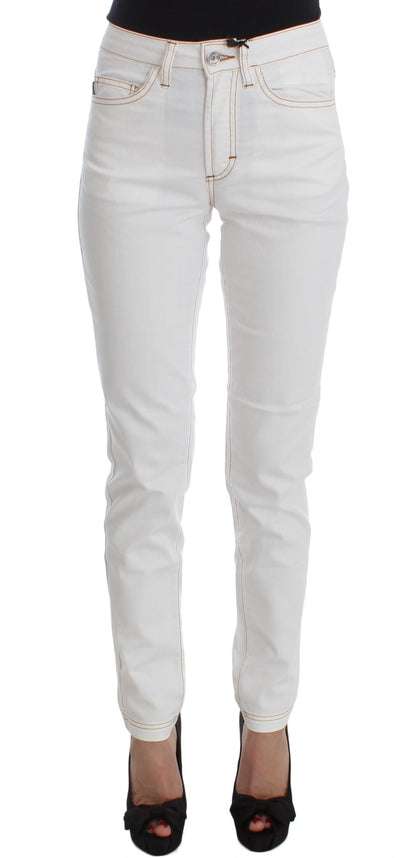 Denim blanco chic de corte entallado