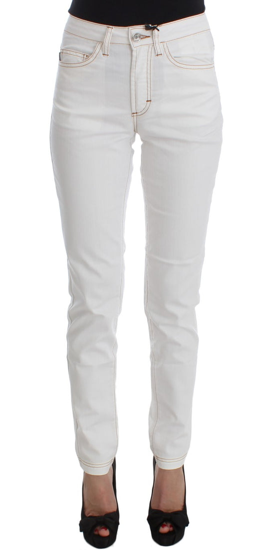 Denim blanco chic de corte entallado