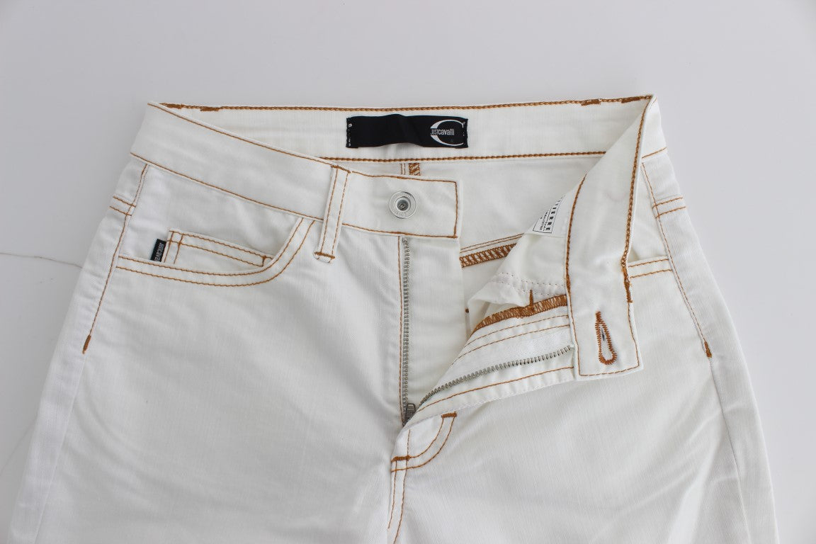 Denim blanco chic de corte entallado