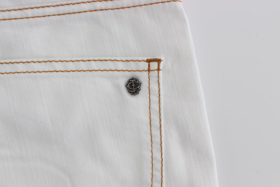 Denim blanco chic de corte entallado