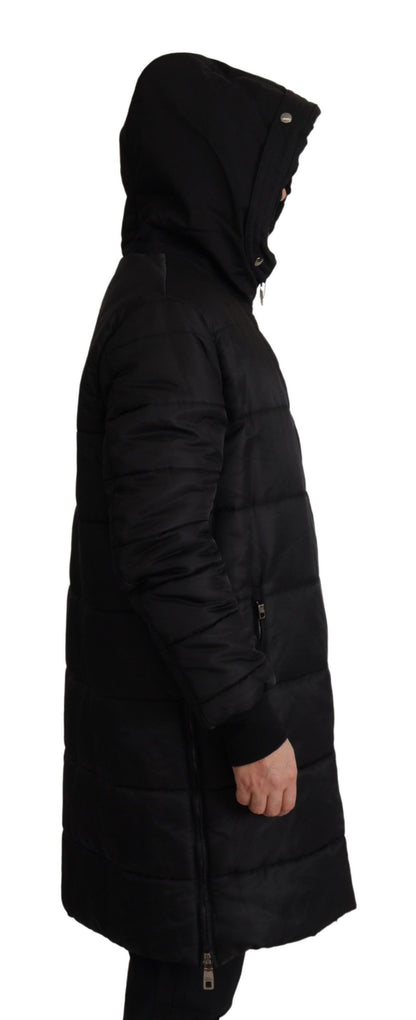 Elegante chaqueta de invierno tipo parka negra con capucha