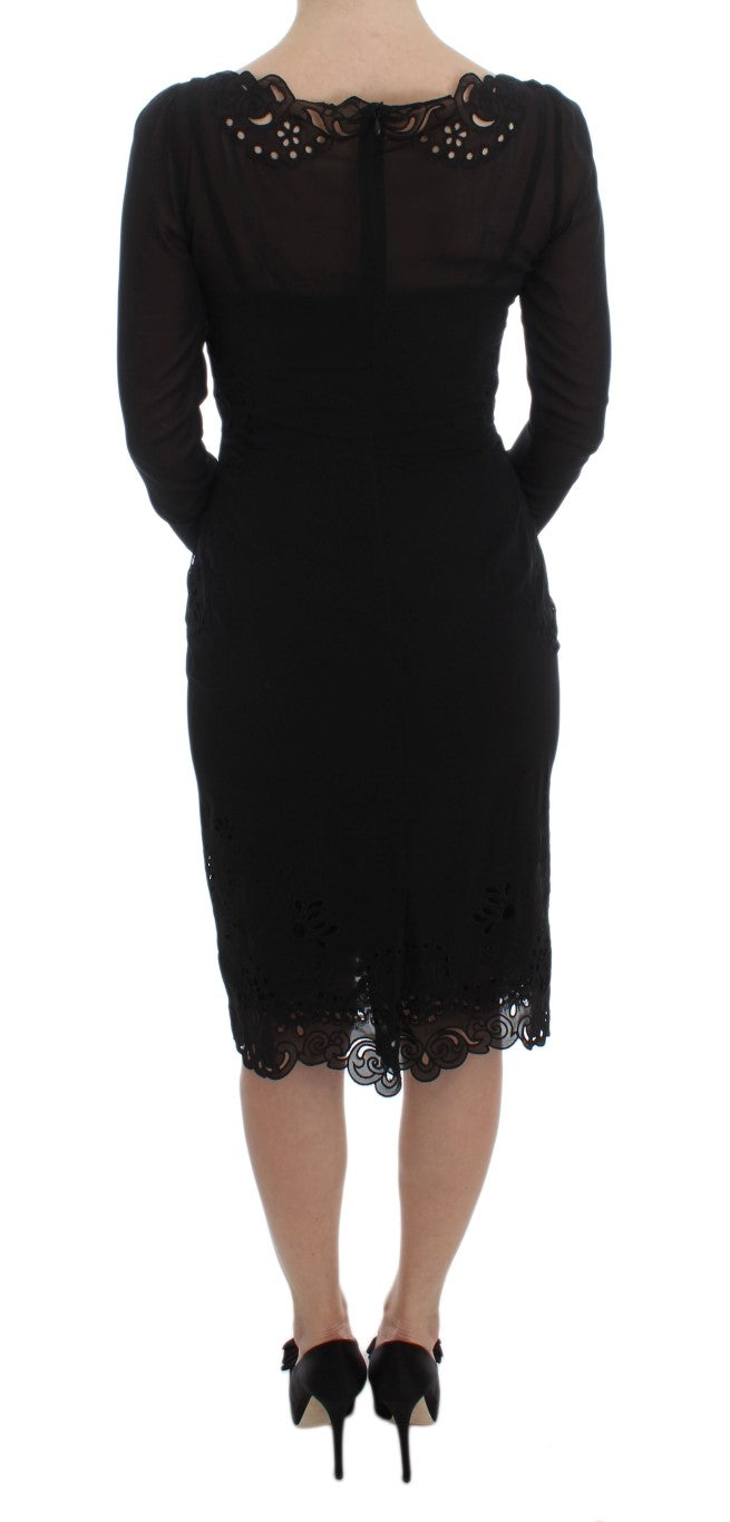 Elegante vestido negro de encaje floral
