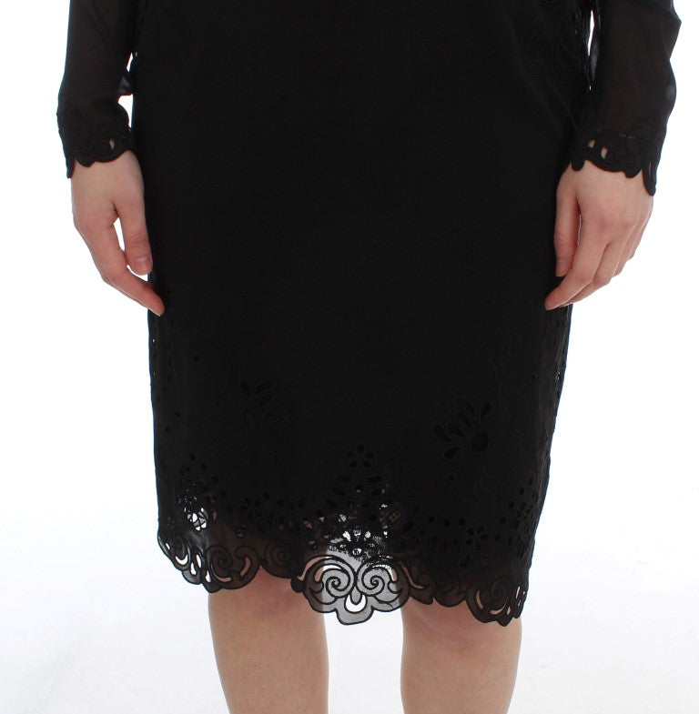 Elegante vestido negro de encaje floral