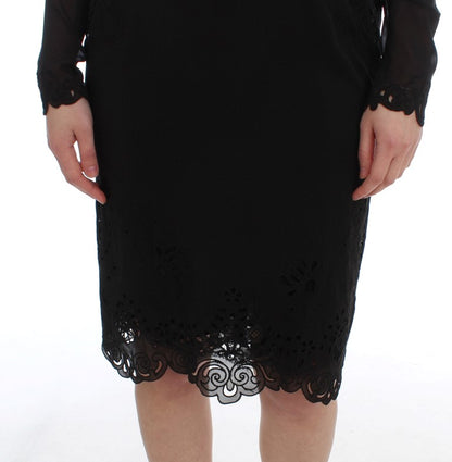 Elegante vestido negro de encaje floral