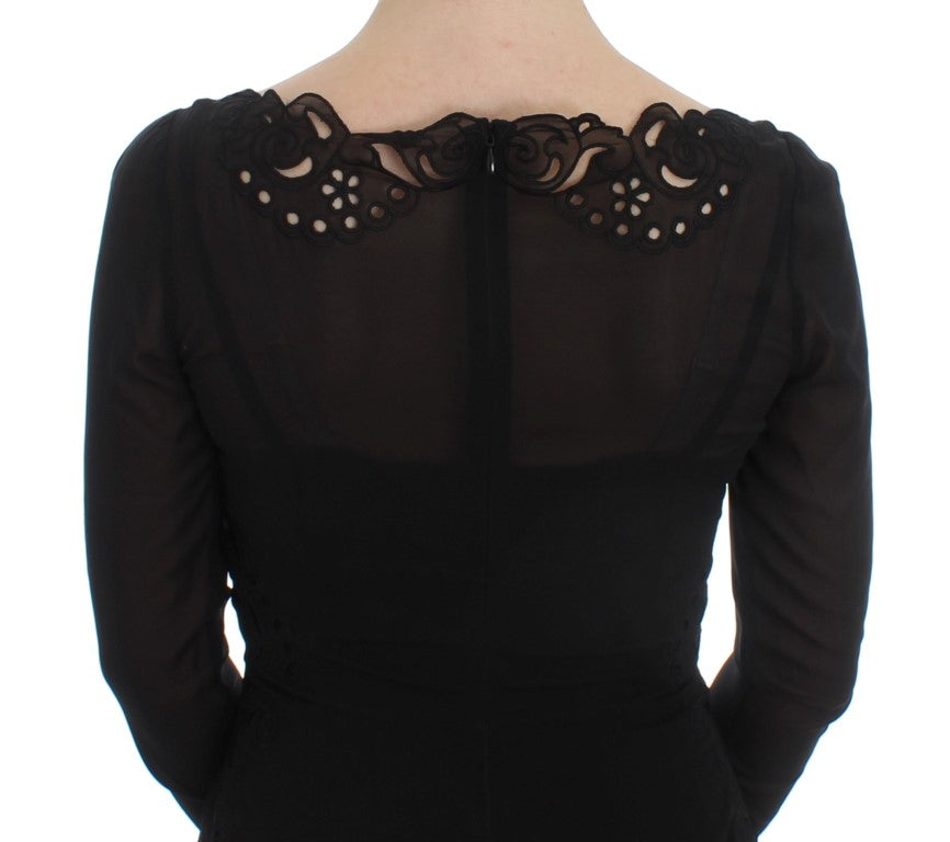 Elegante vestido negro de encaje floral