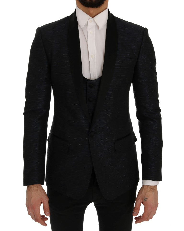 Elegante conjunto de traje azul y negro de corte entallado