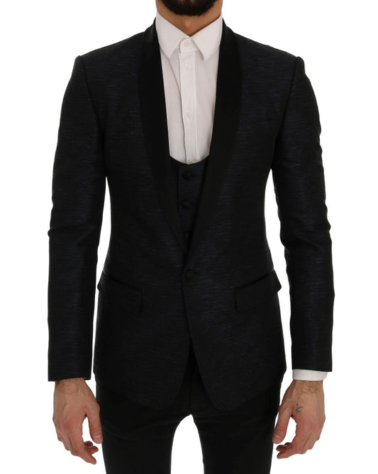 Elegante conjunto de traje azul y negro de corte entallado