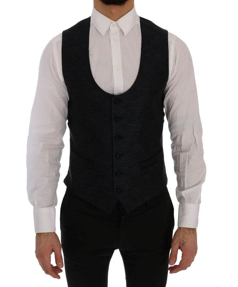 Elegante conjunto de traje azul y negro de corte entallado