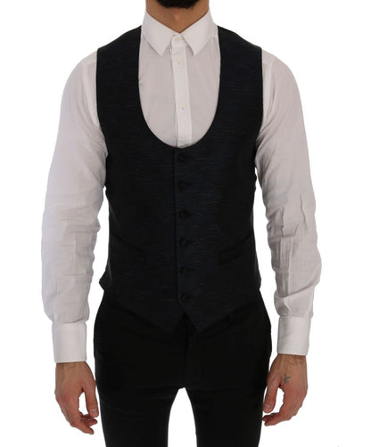 Elegante conjunto de traje azul y negro de corte entallado