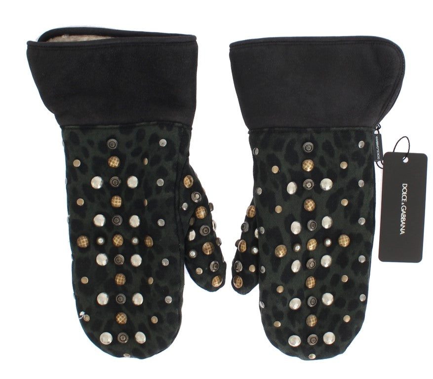 Elegantes guantes de piel de oveja gris con tachuelas