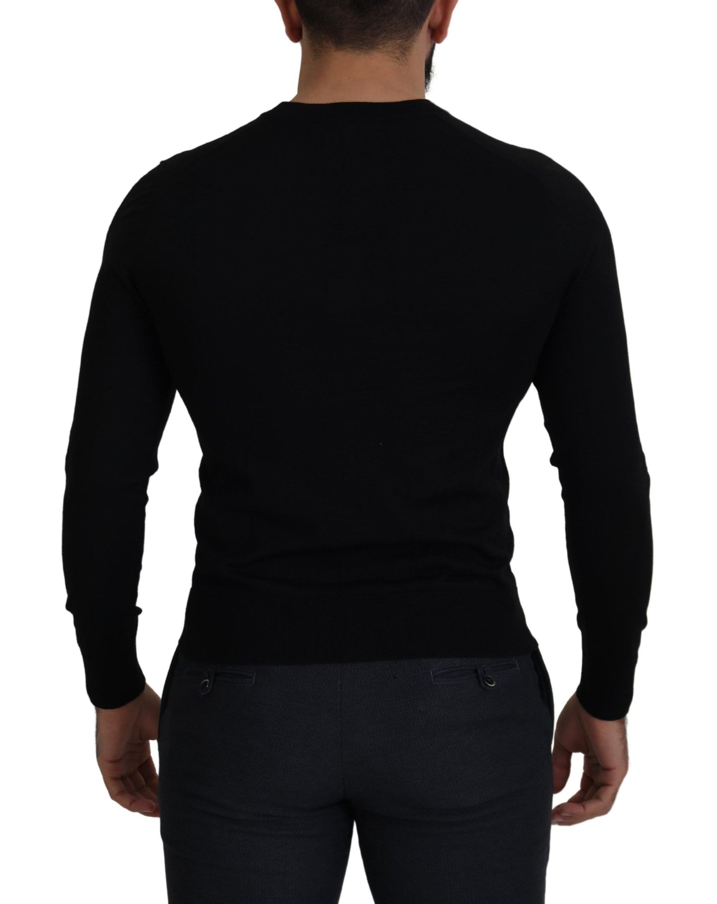 Elegante cárdigan negro de lana con botones
