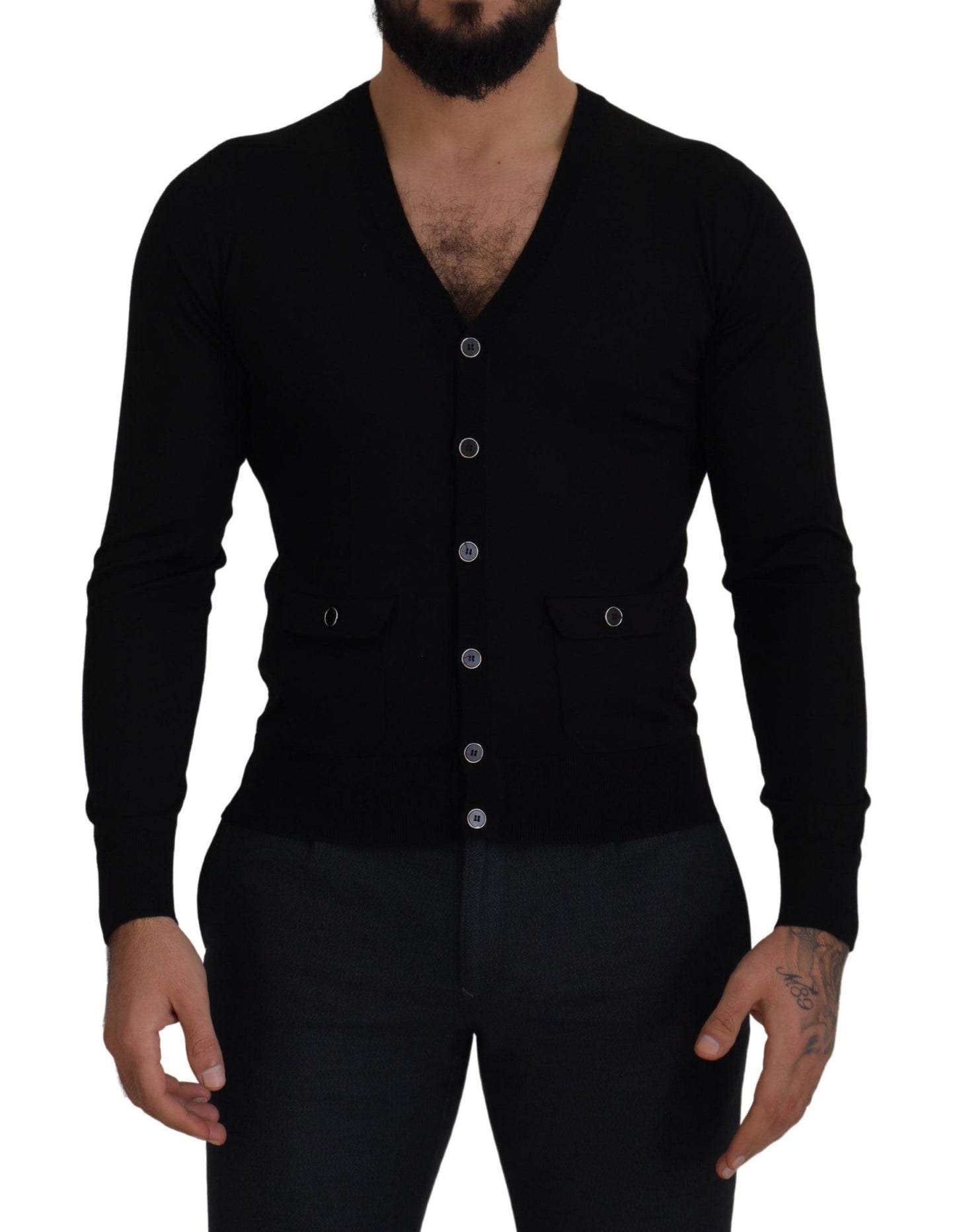 Elegante cárdigan negro de lana con botones