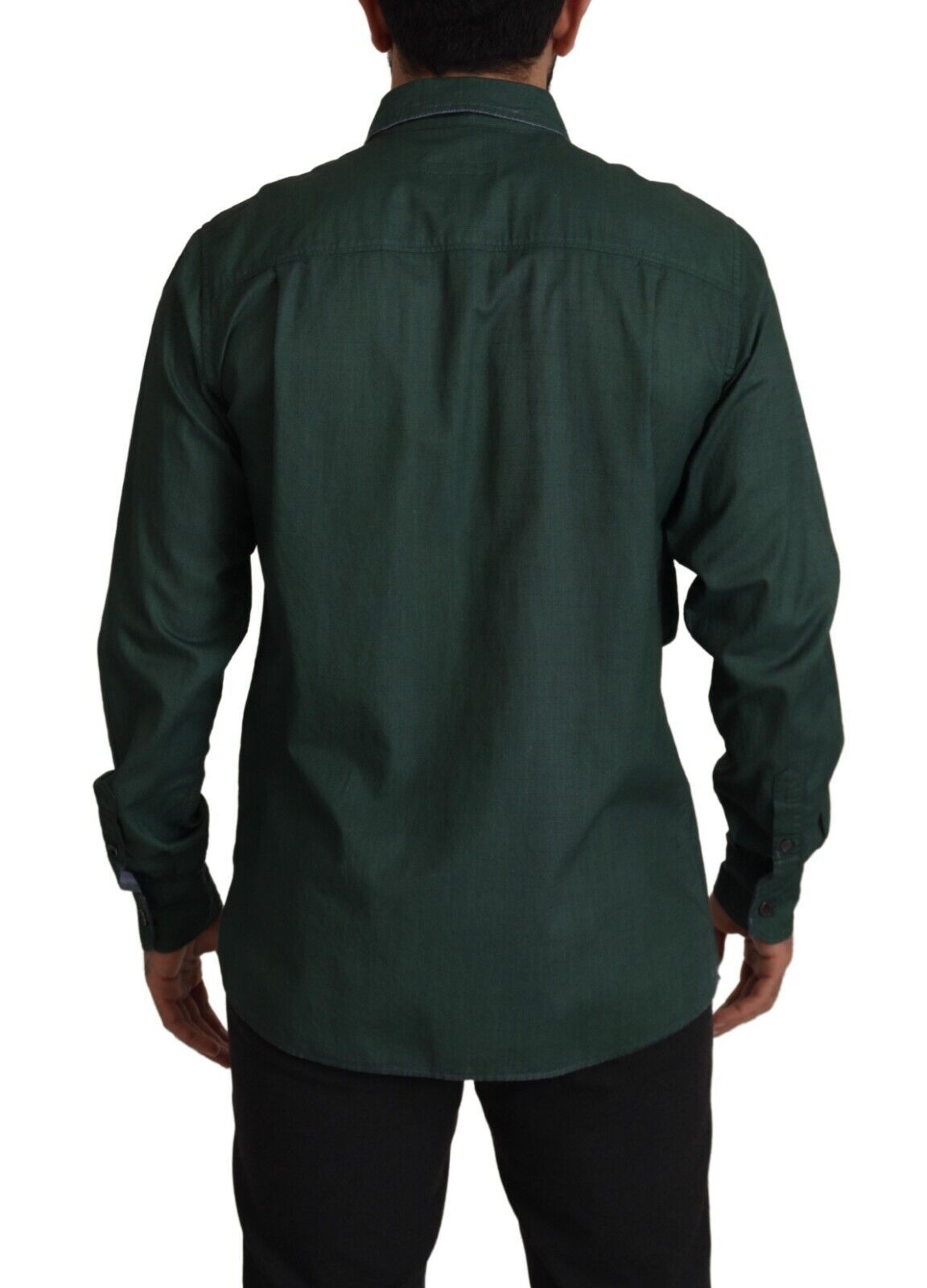 Camisa informal de corte entallado con elegancia esmeralda
