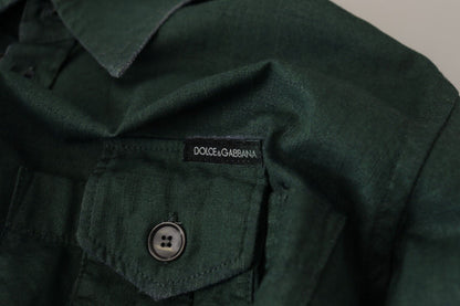 Camisa informal de corte entallado con elegancia esmeralda