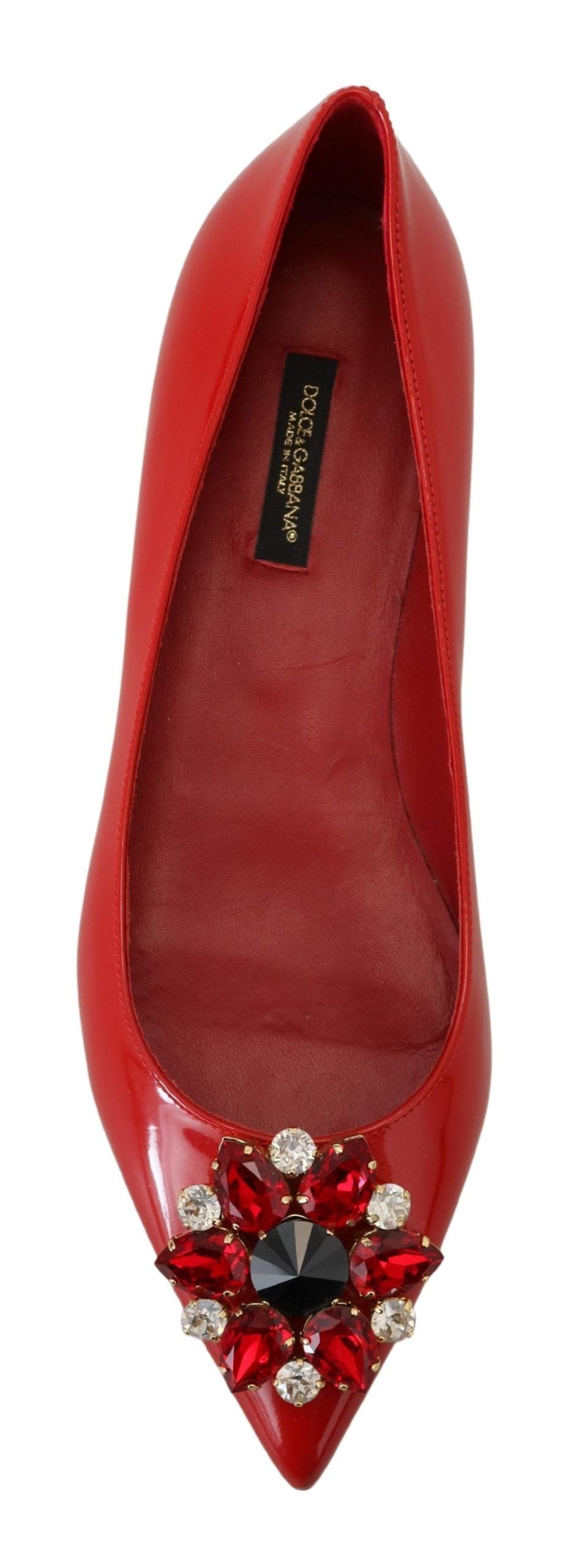 Mocasines de ante rojo con cristales: elegancia exquisita