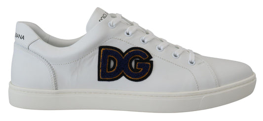 Elegantes zapatillas blancas de piel para hombre