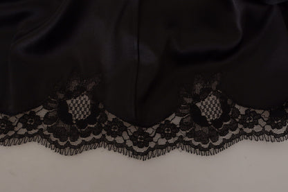 Elegante vestido negro de corte A con escote en V
