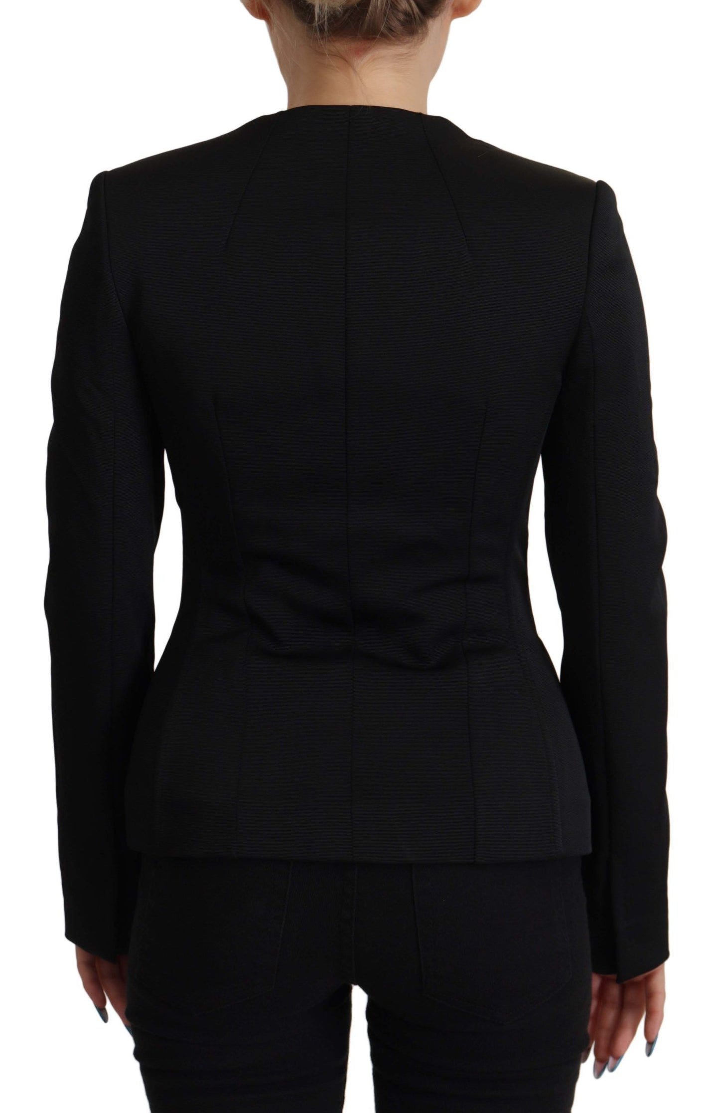Chaqueta elegante negra con broches y forro de seda