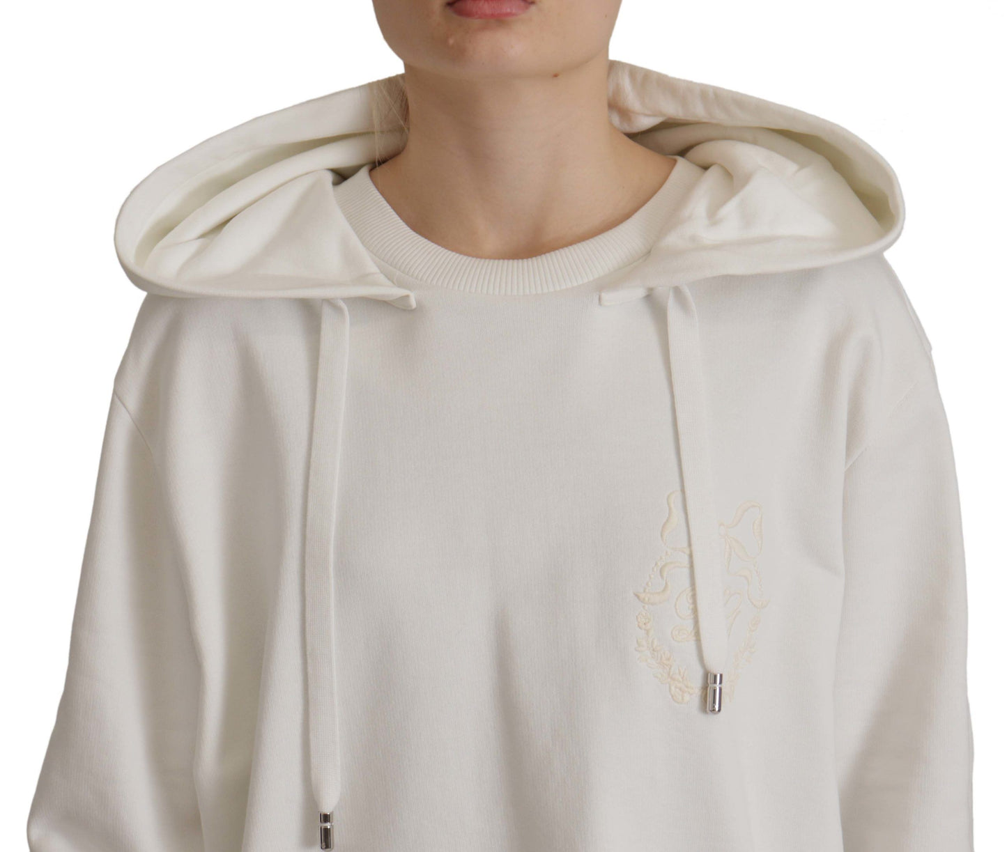 Suéter elegante con capucha blanca