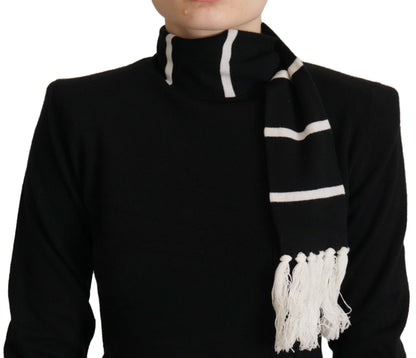 Elegante suéter de cuello alto de cachemira negra