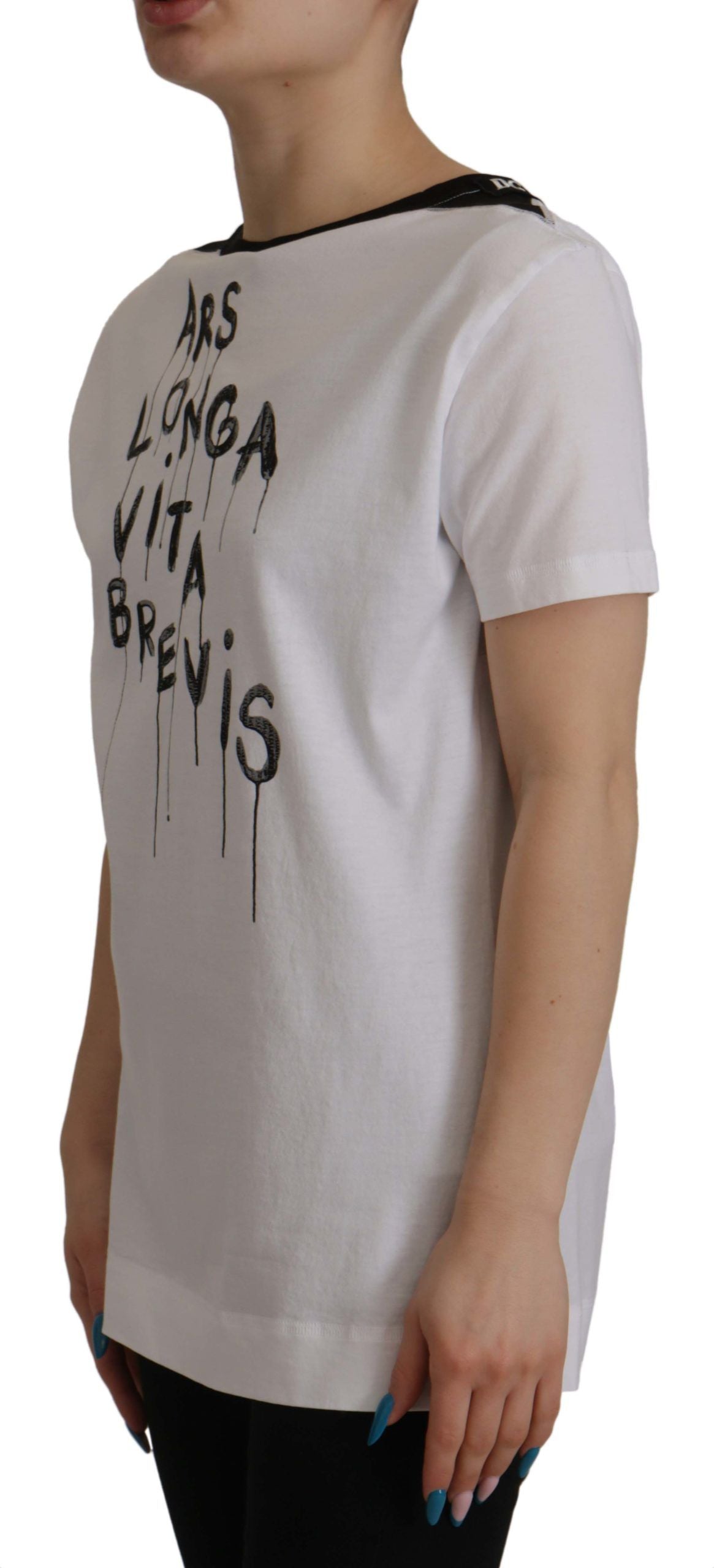 Elegante camiseta con eslogan y cuello redondo