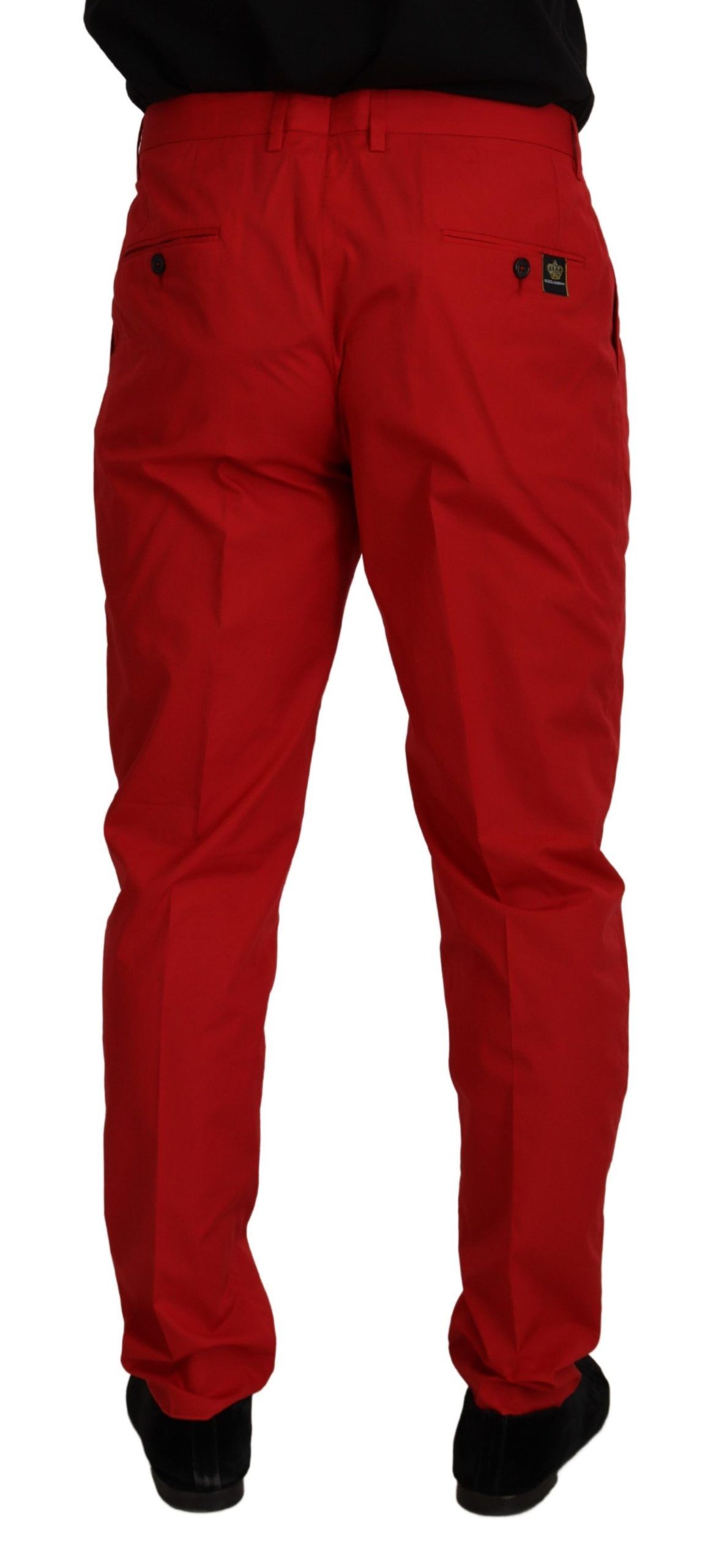 Elegantes pantalones chinos de corte entallado color carmesí