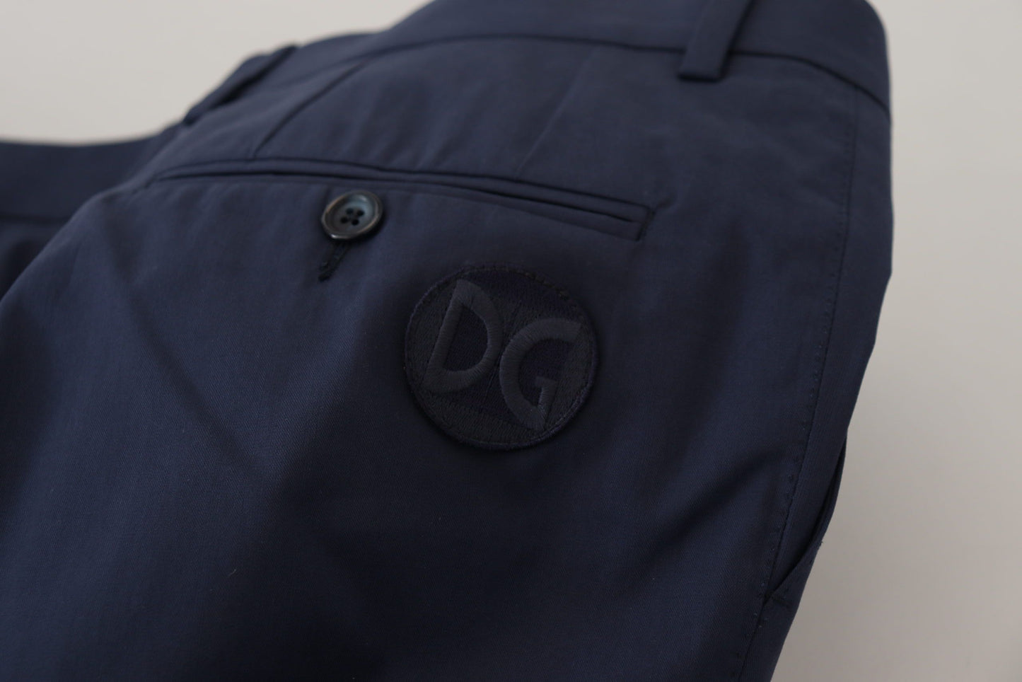 Chinos elegantes de corte entallado en azul